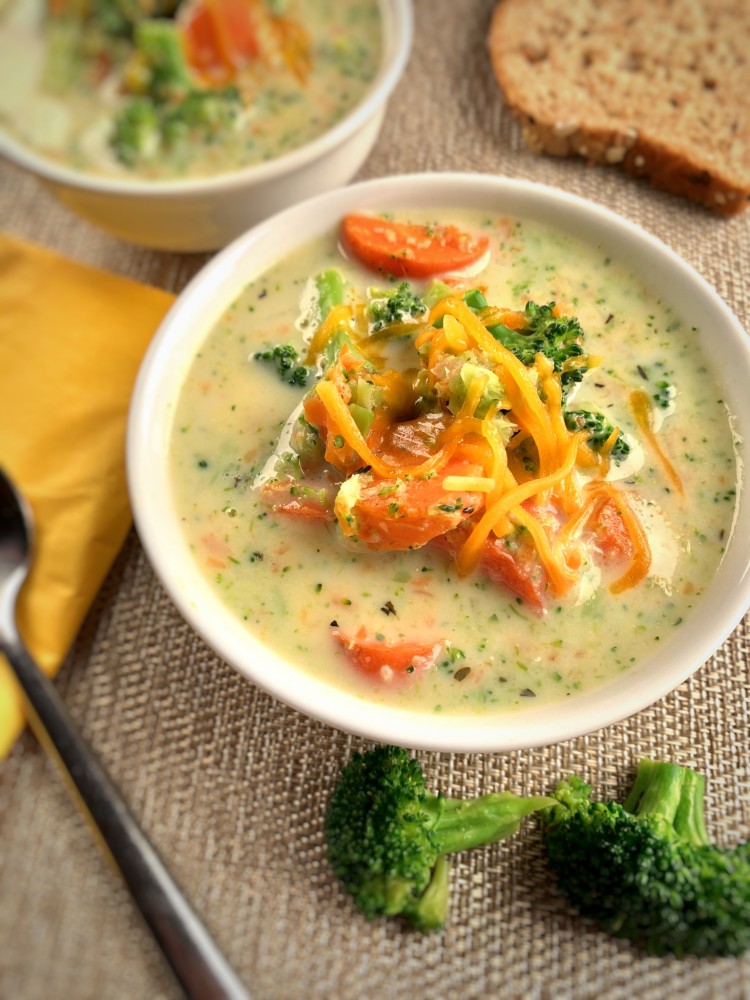 Creamy broccoli cheese soup