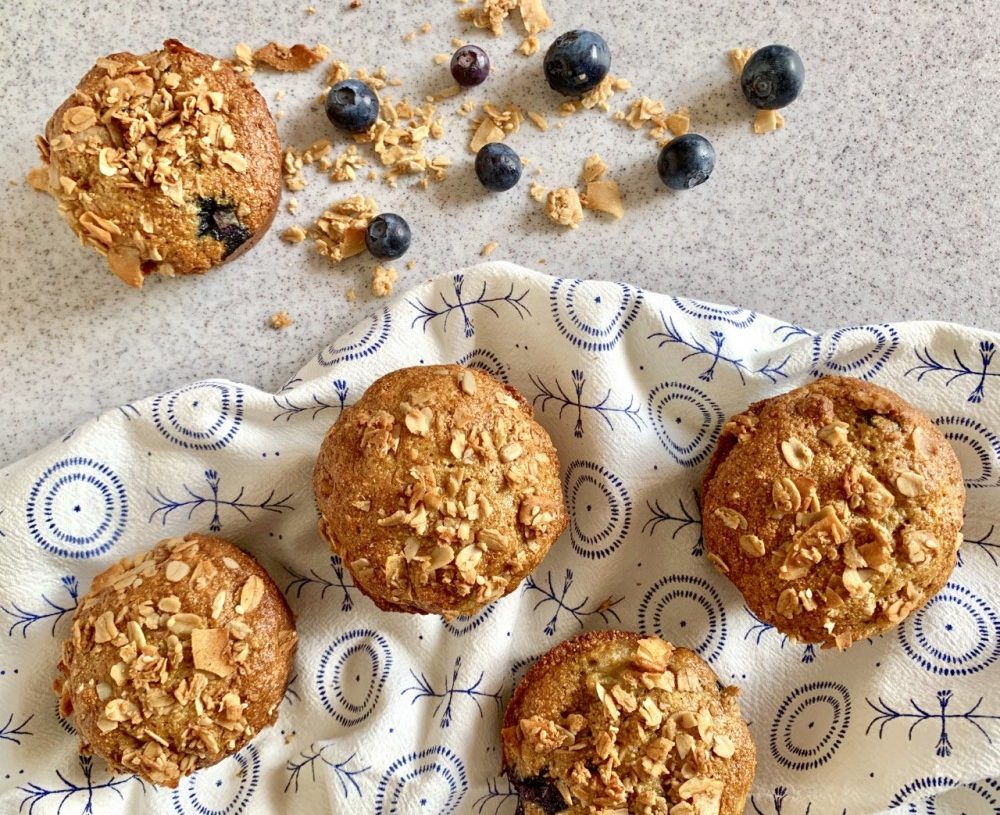 Blueberry Banana Crunch Muffins e1562004101315